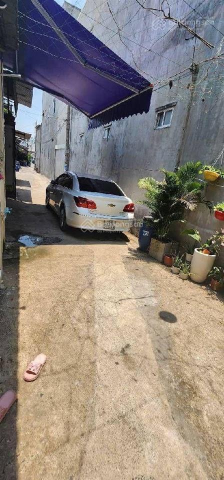 4tỷ190 nhà 3 tầng ngay chợ đoàn thị kia dĩ an. hẻm xe hơi đậu cửa. không có căn thứ 2