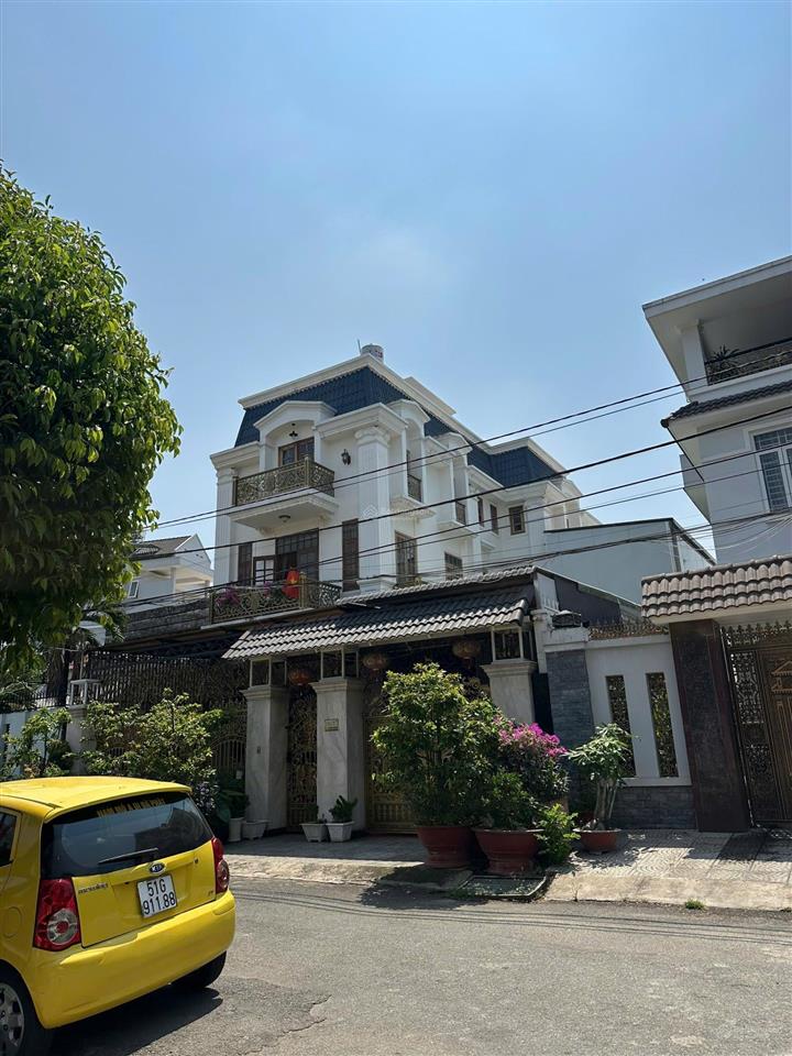 Siêu biệt thự cổng vàng 250m2 ngay chợ linh trung.vừa ở vừa có dòng tiền hơn 300tr/năm