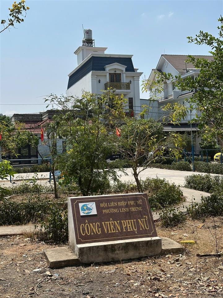 Siêu biệt thự cổng vàng 250m2 ngay chợ linh trung.vừa ở vừa có dòng tiền hơn 300tr/năm