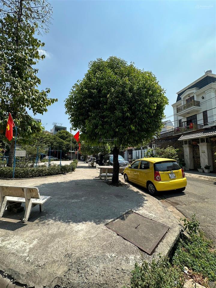 Siêu biệt thự cổng vàng 250m2 ngay chợ linh trung.vừa ở vừa có dòng tiền hơn 300tr/năm