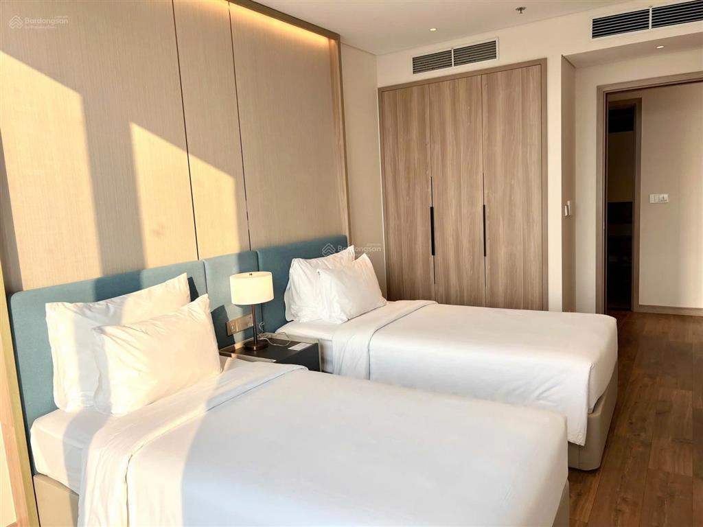 Cần bán căn alacarte hl bay diện tích 75m 2pn, 2wc view biển giá 5,2ti m phí ql 7 năm .0982 527 ***