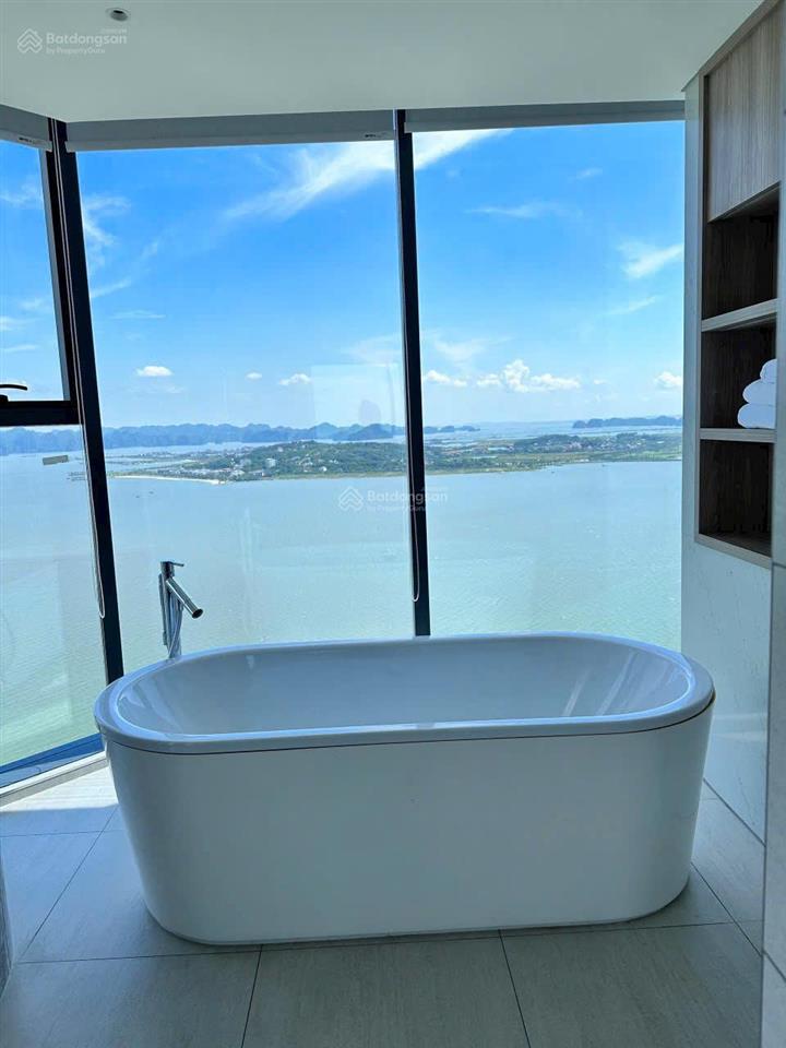 Bán cắt lỗ 400tr căn hộ a la carte hạ long bay 56 m2, 1pn 1wc, view biển vịnh hl miễn phí ql 7 năm