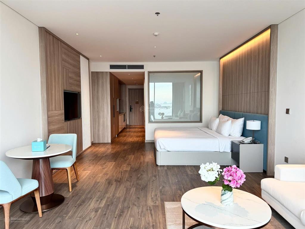 Cần bán căn a la carte hạ long, cắt lỗ 600tr, 56m2, 1pn, 1wc, view biển sẵn sổ miễn phí ql 7 năm
