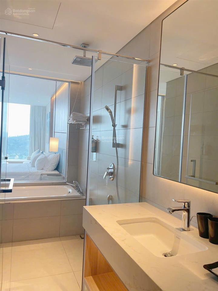 Bán căn góc tòa a la carte hạ long bay, giá 3 tỷ, 47m2, full nội thất cao cấp 1pn, 1wc, sổ trao tay