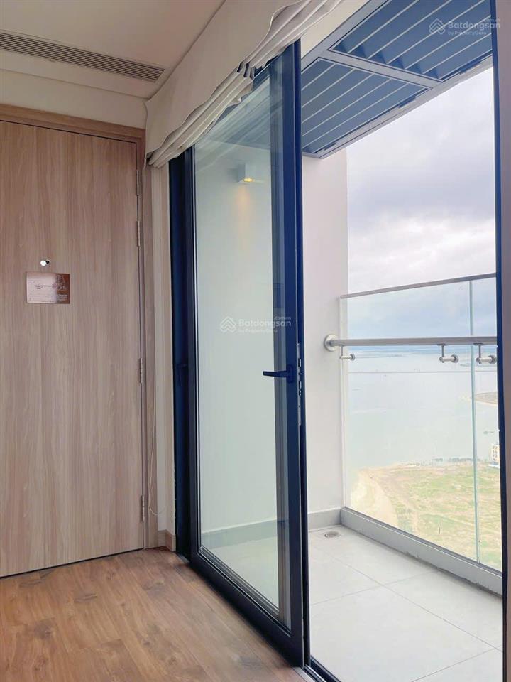 Bán căn góc tòa a la carte hạ long bay, giá 3 tỷ, 47m2, full nội thất cao cấp 1pn, 1wc, sổ trao tay