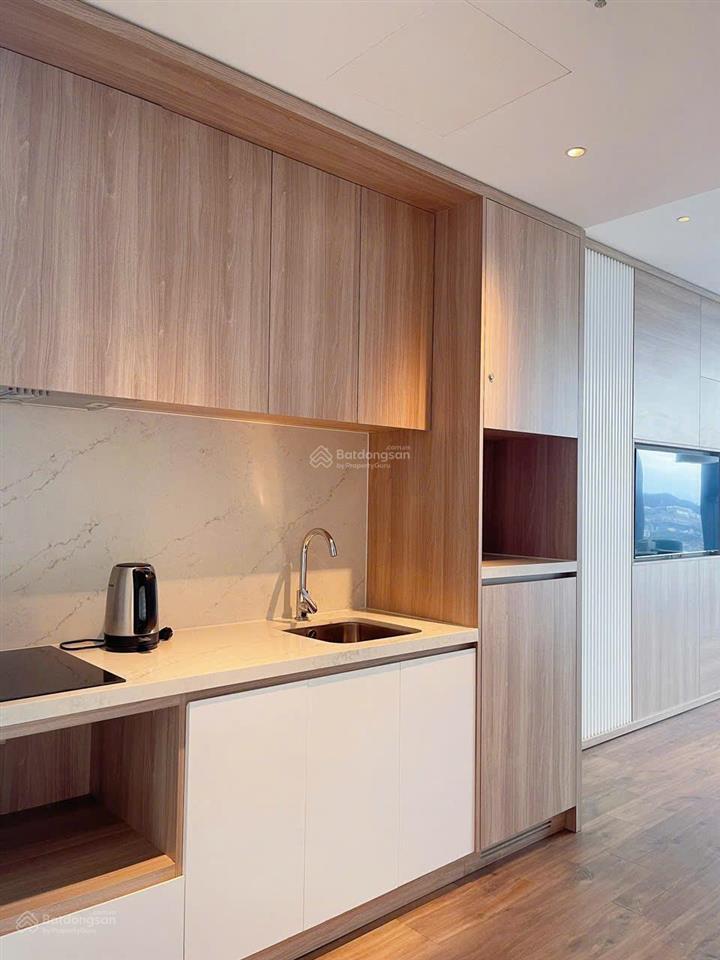 Bán căn góc tòa a la carte hạ long bay, giá 3 tỷ, 47m2, full nội thất cao cấp 1pn, 1wc, sổ trao tay