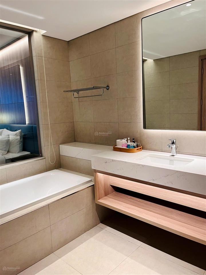 Cần bán căn hộ cao cấp a la carte hạ long bay 2,8 tỷ, 54m2, sẵn sổ miễn phí dv 10 năm .0982 527 ***