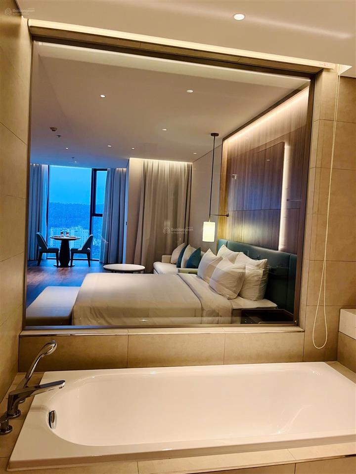 Cần bán căn hộ cao cấp a la carte hạ long bay 2,8 tỷ, 54m2, sẵn sổ miễn phí dv 10 năm .0982 527 ***
