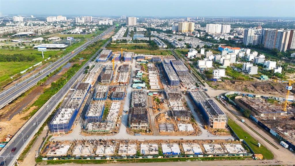 Shop house senturia an phú  mặt tiền song hành , ân hạn gốc lãi 2 năm, liền kề 220ha liên hợp tdtt