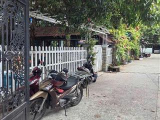 Bán lô đất dt khủng 3420m2 (50x70m)  ngã tư 4 xã, giáp q6  dòng tiền 250tr/tháng  giá 135 tỷ