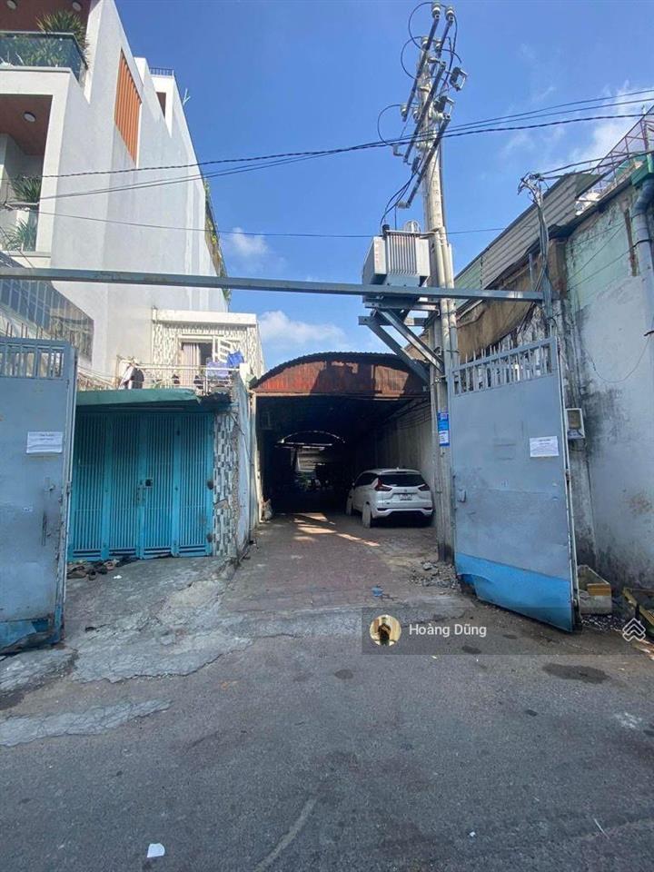 Bán kho xưởng gần 3000m2  trịnh đình trọng  ngang 8 nở hậu 80 dài 50m  hẻm xe tải  giá 150 tỷ