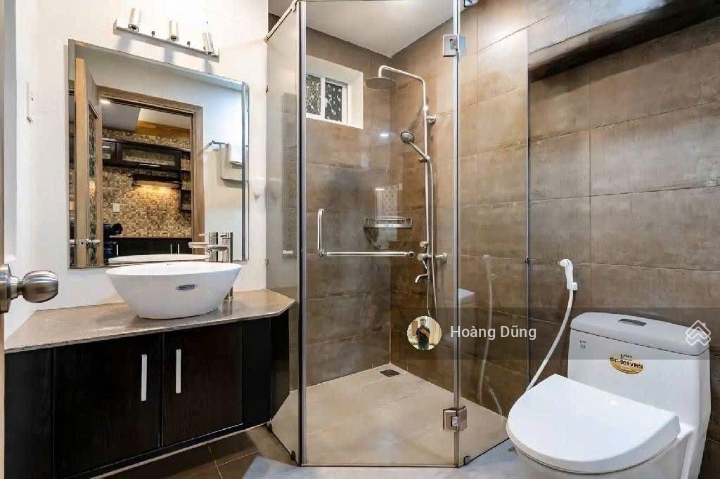 Bán khách sạn 4 sao  15x20m  trung tâm phú nhuận  9 tầng btct  thu nhập hơn 300tr  giá 149 tỷ