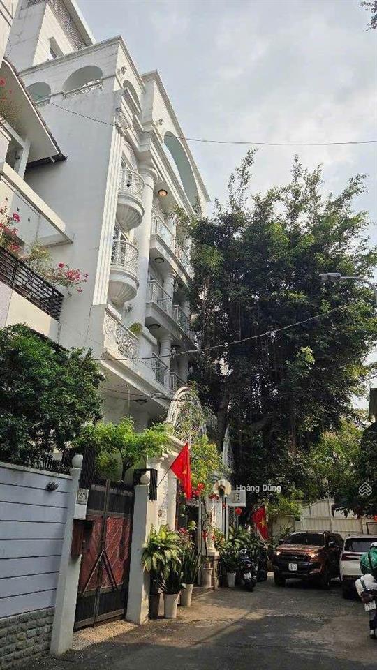 Bán khách sạn 4 sao  15x20m  trung tâm phú nhuận  9 tầng btct  thu nhập hơn 300tr  giá 149 tỷ