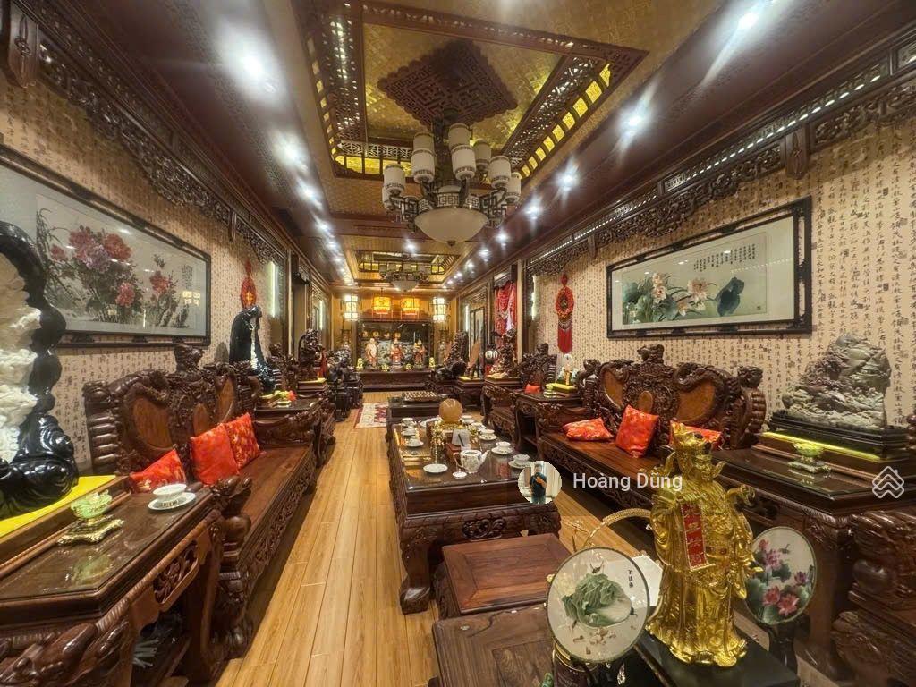 Bán biệt thự mặt tiền quận 6  dt sàn 3500m2  tặng full nội thất dát vàng  6 tầng  giá 300 tỷ tl