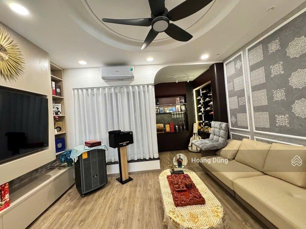 Bán nhà thoại ngọc hầu  70m2  thoại ngọc hầu  4 tầng btct  hẻm xe tải  giá chỉ 9,3 tỷ