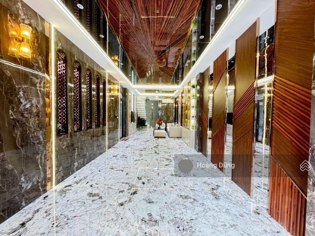 Bán nhà lũy bán bích  5x18m  nội thất cao cấp smartphome 5 tầng  thang máy 450kg  giá 10,8 tỷ
