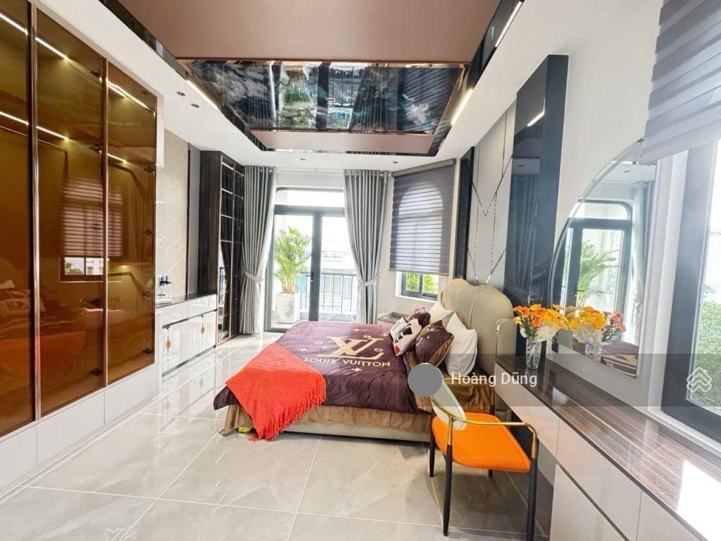 Bán nhà lũy bán bích  5x18m  nội thất cao cấp smartphome 5 tầng  thang máy 450kg  giá 10,8 tỷ
