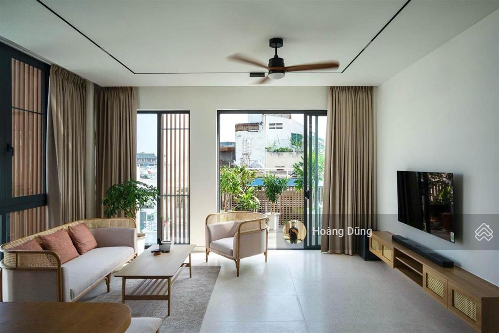 Bán nhà ngay ubnd tân phú  95m2  5 tầng thang máy  thoại ngọc hầu  full nội thất  giá 9,99 tỷ