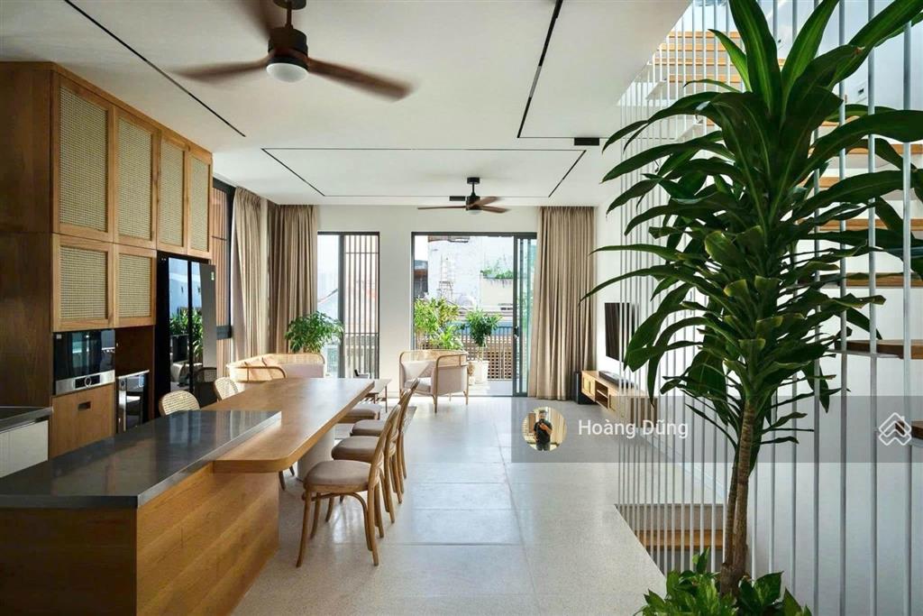 Bán nhà ngay ubnd tân phú  95m2  5 tầng thang máy  thoại ngọc hầu  full nội thất  giá 9,99 tỷ