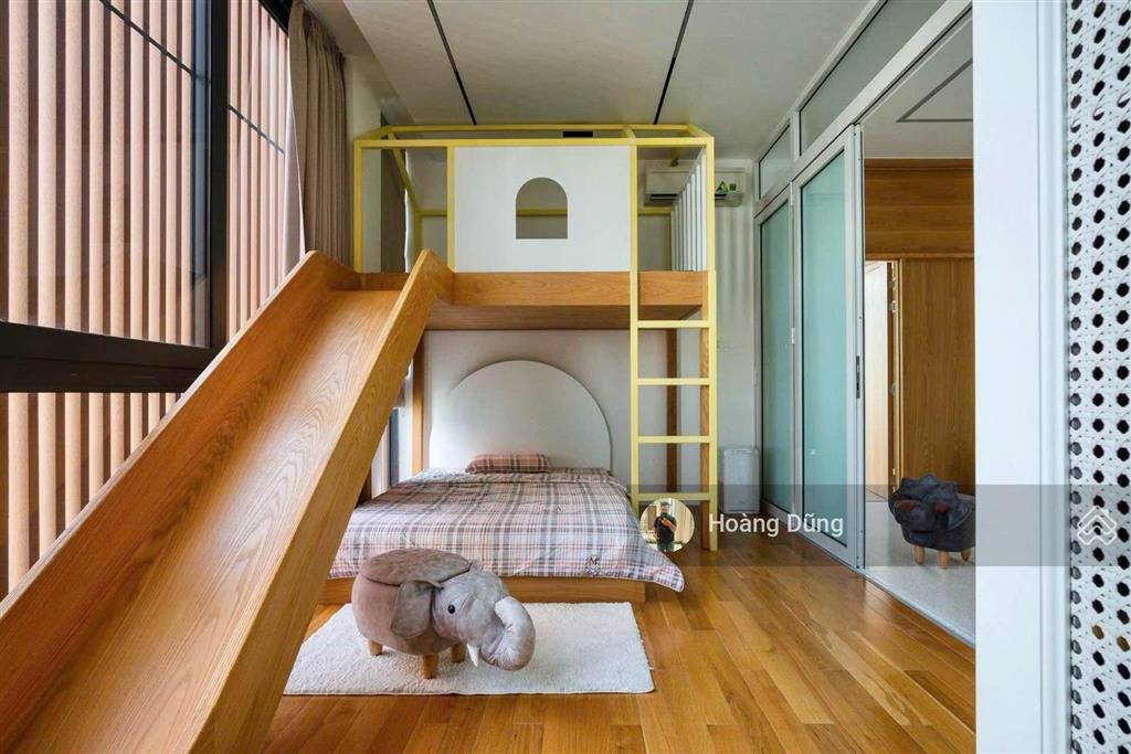 Bán nhà ngay ubnd tân phú  95m2  5 tầng thang máy  thoại ngọc hầu  full nội thất  giá 9,99 tỷ