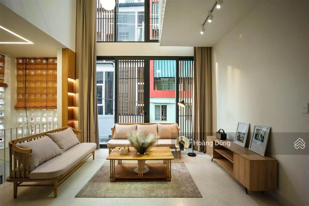 Bán nhà ngay ubnd tân phú  95m2  5 tầng thang máy  thoại ngọc hầu  full nội thất  giá 9,99 tỷ