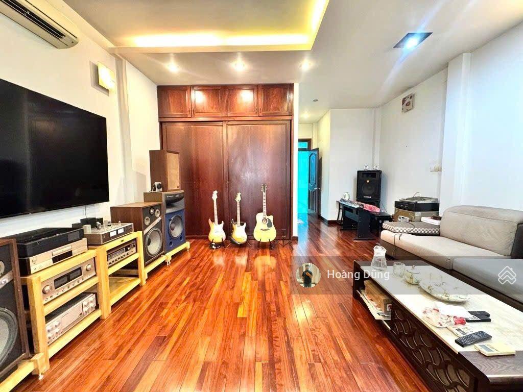 Bán nhà gần aeon tân phú  70m2  4 tầng  nội thất đẹp  hẻm xe hơi đỗ cửa  giá chỉ 6,9 tỷ