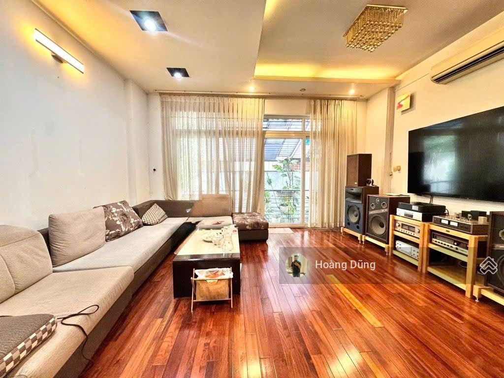 Bán nhà gần aeon tân phú  70m2  4 tầng  nội thất đẹp  hẻm xe hơi đỗ cửa  giá chỉ 6,9 tỷ
