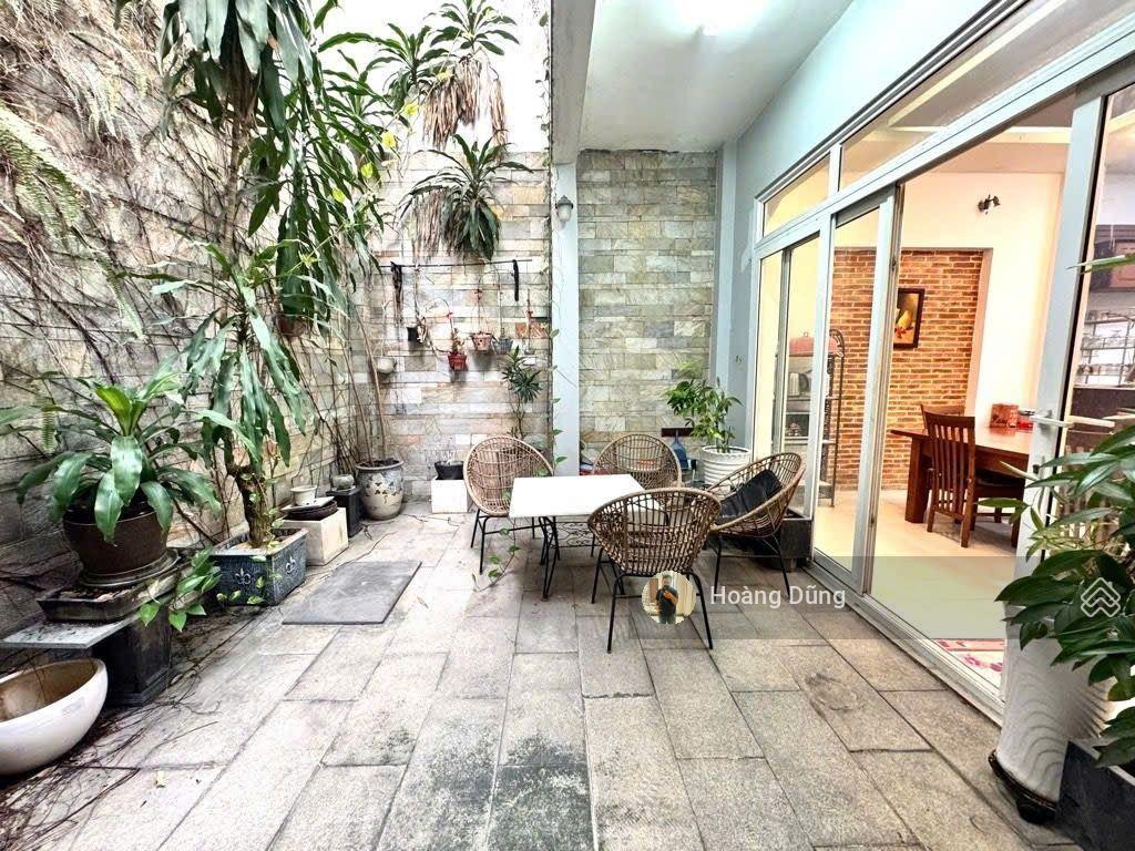 Bán nhà gần aeon tân phú  70m2  4 tầng  nội thất đẹp  hẻm xe hơi đỗ cửa  giá chỉ 6,9 tỷ