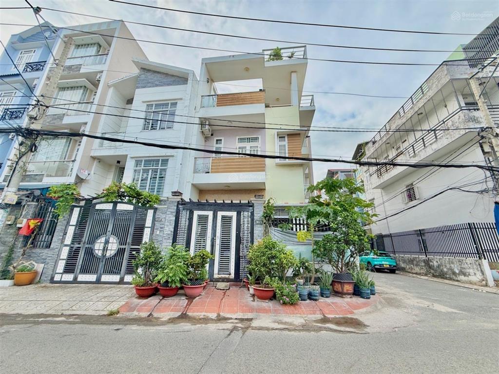Bán biệt thự lê văn quới  105m² (8,5x13m)  4 tầng  thang máy xịn  full nội thất  giá 13,5 tỷ