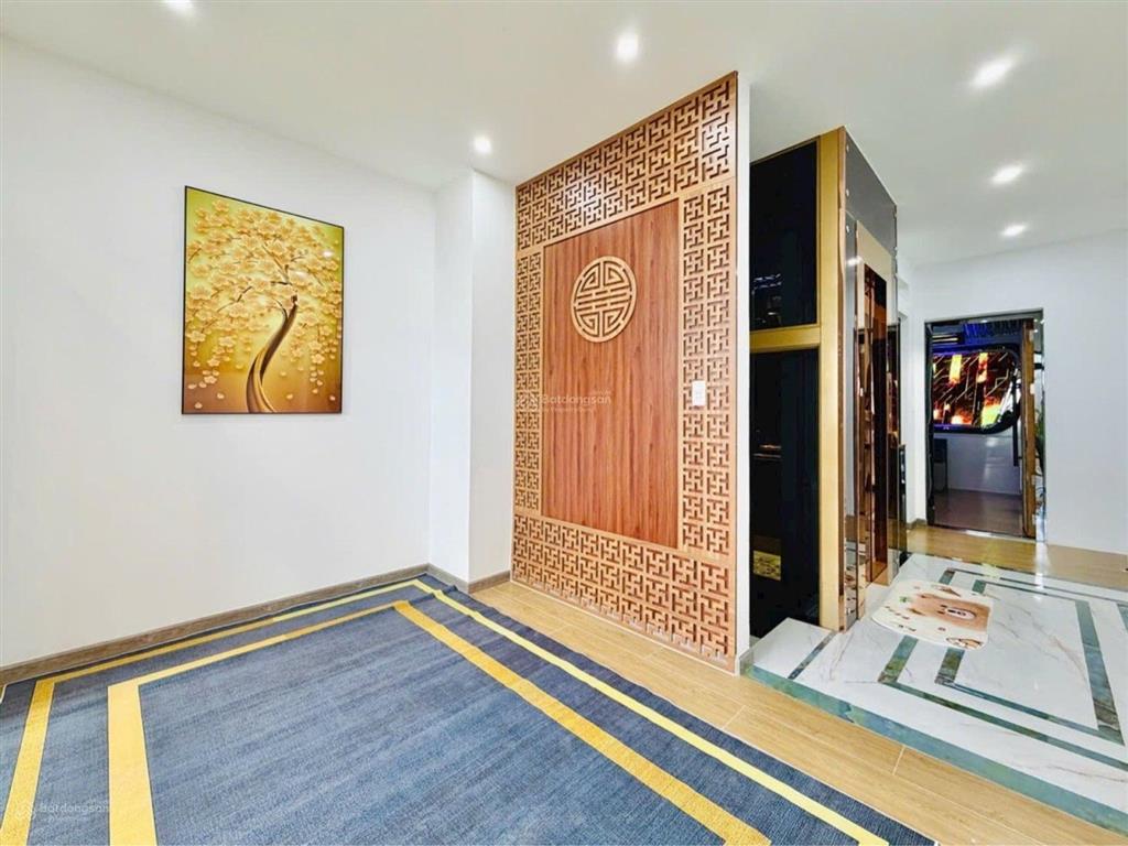 Bán nhà nguyễn tư giản  68m2  5 tầng thang máy  tặng full nội thất luxury  giá chỉ 10,9 tỷ
