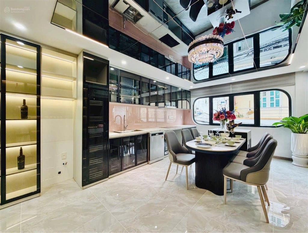 Bán nhà nguyễn tư giản  68m2  5 tầng thang máy  tặng full nội thất luxury  giá chỉ 10,9 tỷ