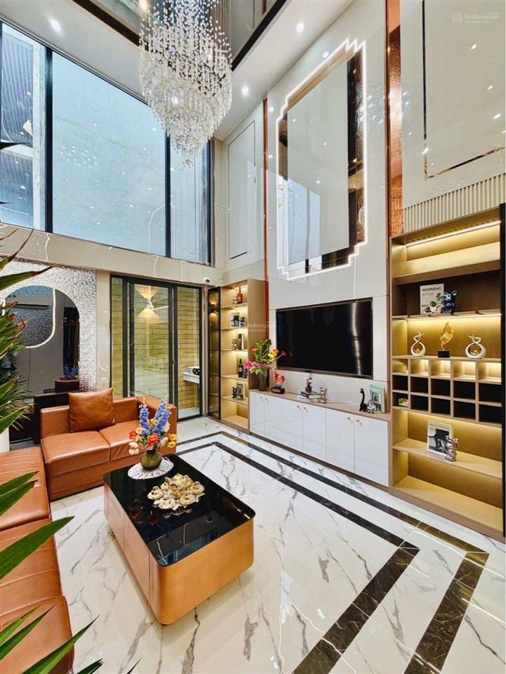 Bán nhà nguyễn tư giản  68m2  5 tầng thang máy  tặng full nội thất luxury  giá chỉ 10,9 tỷ