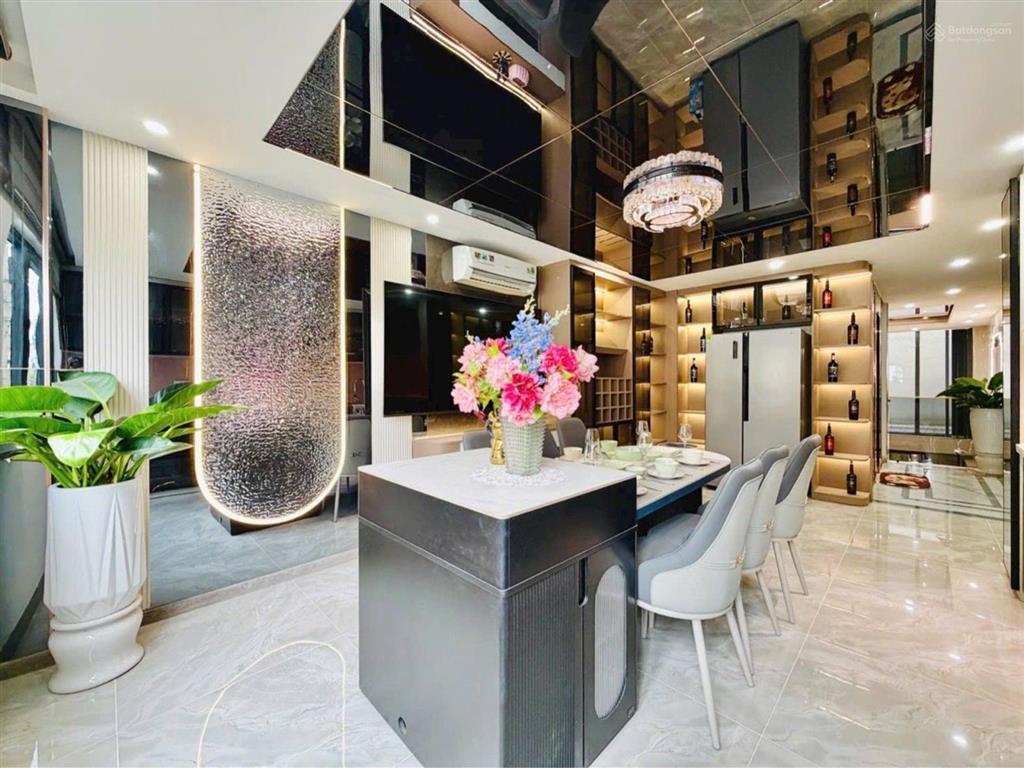 Bán nhà nguyễn tư giản  68m2  5 tầng thang máy  tặng full nội thất luxury  giá chỉ 10,9 tỷ