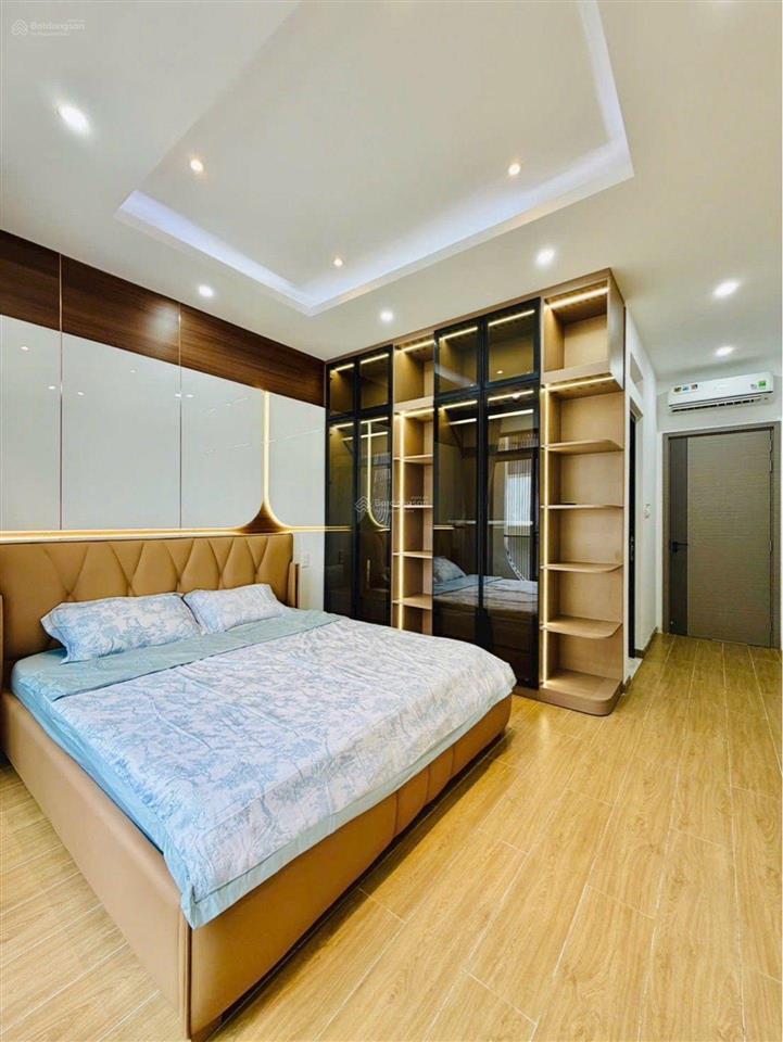 Bán nhà nguyễn tư giản  68m2  5 tầng thang máy  tặng full nội thất luxury  giá chỉ 10,9 tỷ