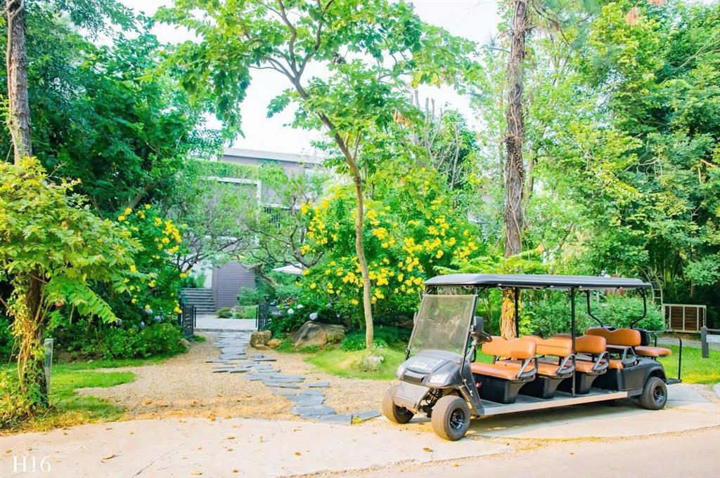 Cần bán biệt thự 800m2 thiết kế 5pn nội thất hiện đại view hồ( đất sát mép nước)