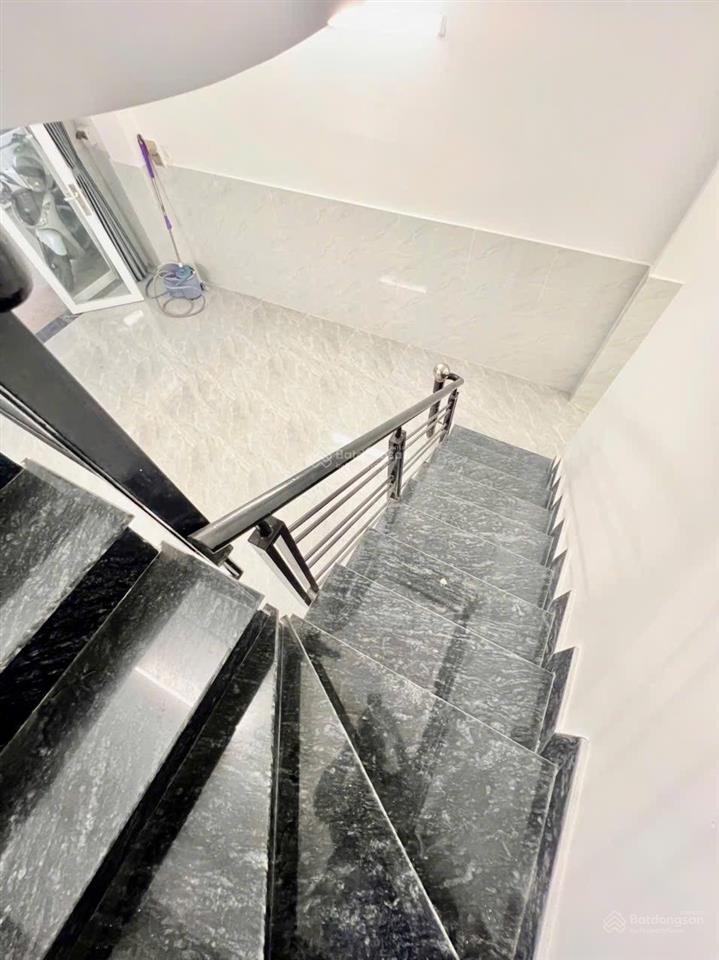 Đăng giùm chủ trọ nhà sát bên aeon mall tân phú. diện tích 50m2, giá 3tỷ 380tr (thương lượng)