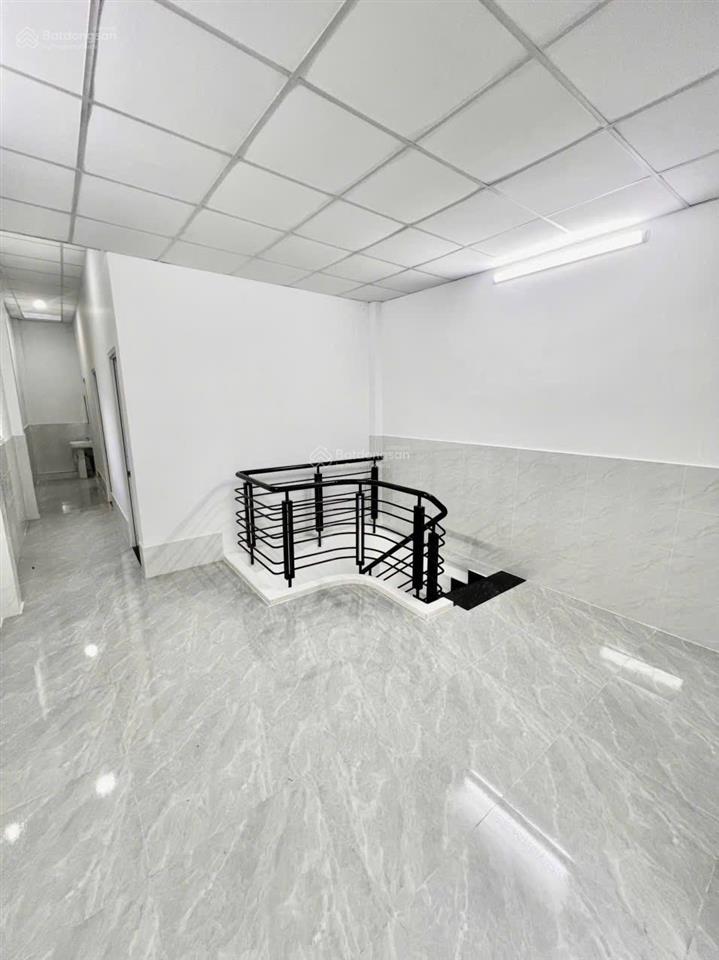 Đăng giùm chủ trọ nhà sát bên aeon mall tân phú. diện tích 50m2, giá 3tỷ 380tr (thương lượng)