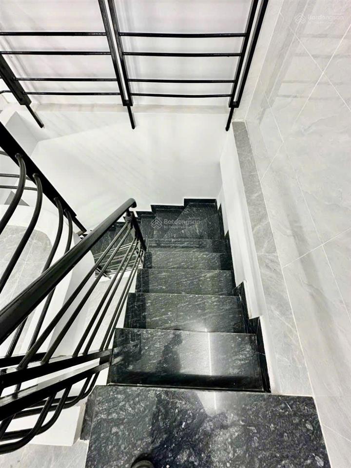 Đăng giùm chủ trọ nhà sát bên aeon mall tân phú. diện tích 50m2, giá 3tỷ 380tr (thương lượng)