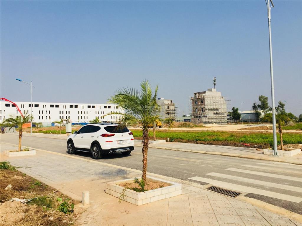 Đất nền biệt thự 180m2 có sổ hồng. hạ tầng đồng bộ, công viên ngay sau nhà. dân cư đông đúc