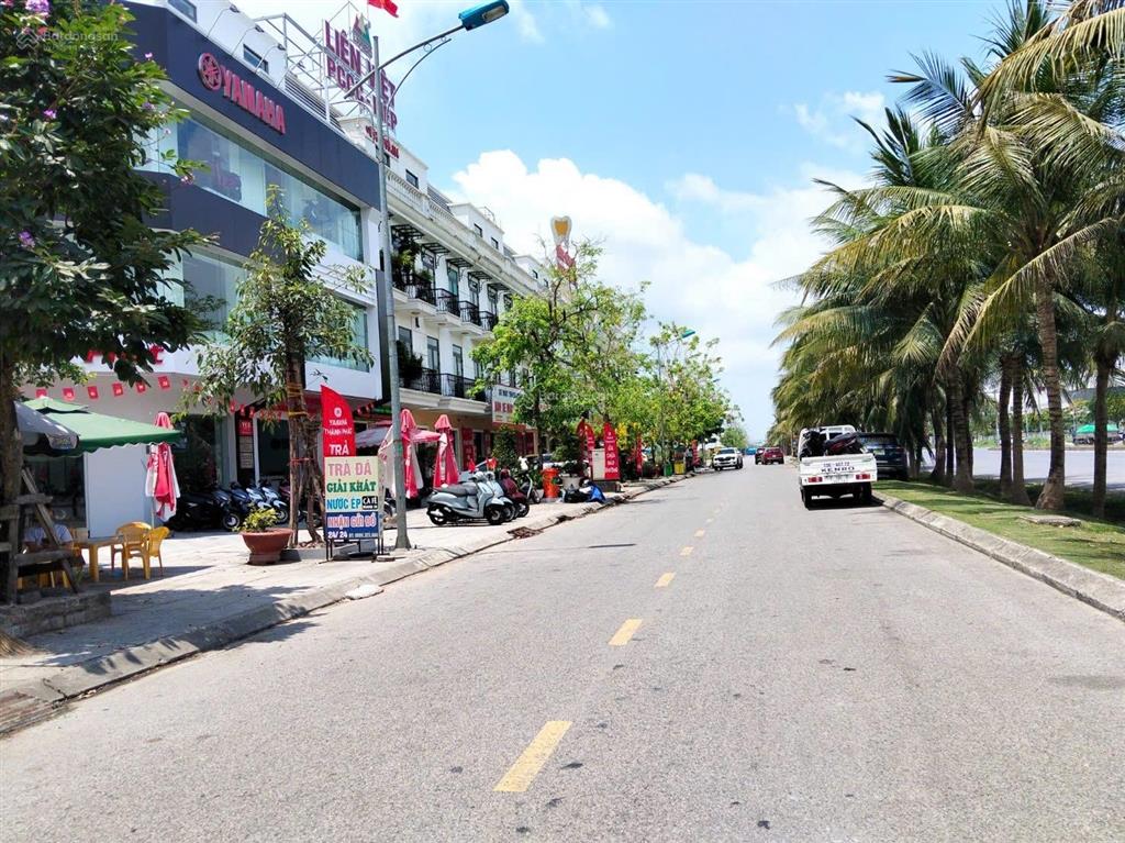 Đất nền biệt thự 180m2 có sổ hồng. hạ tầng đồng bộ, công viên ngay sau nhà. dân cư đông đúc