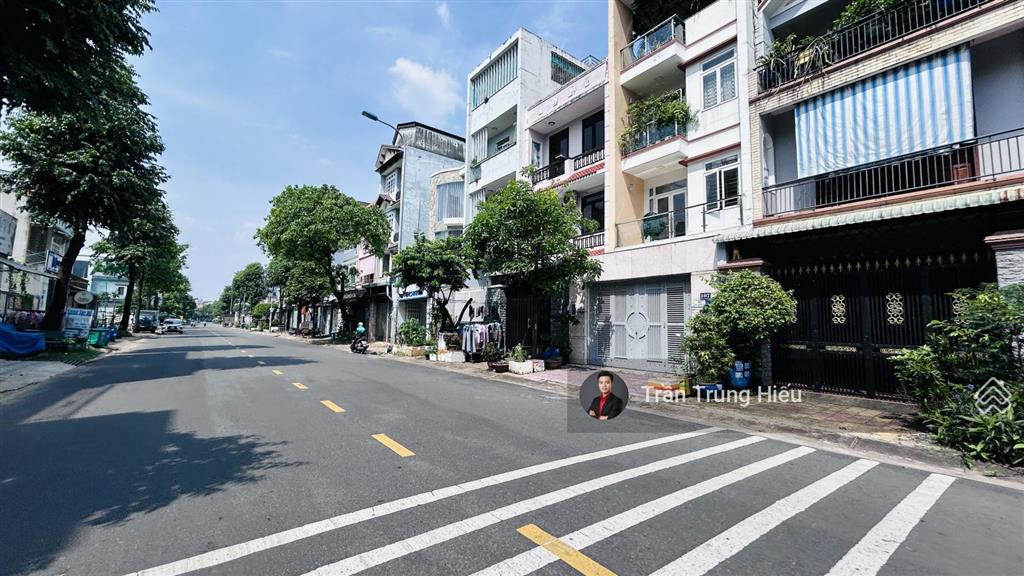 Nhà 3 tầng mt kinh doanh đường d2, p. tăng nhơn phú a giá giảm sâu chỉ bằng 1/2 đường man thiện