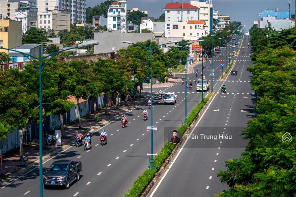 Nhà 3 tầng mt kinh doanh đường d2, p. tăng nhơn phú a giá giảm sâu chỉ bằng 1/2 đường man thiện