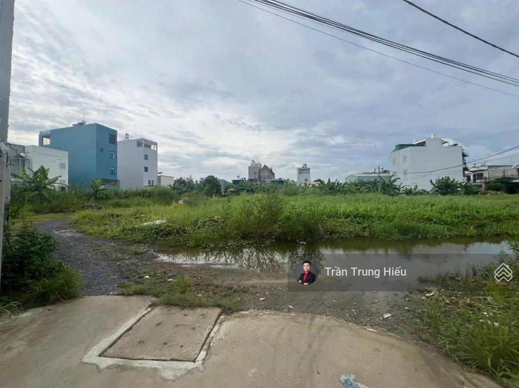 Đất phân lô, góc 2 mt hẻm bùi công trừng, quận 12  3300mv  xây phòng trọ, hàng quán sân vườn, ..