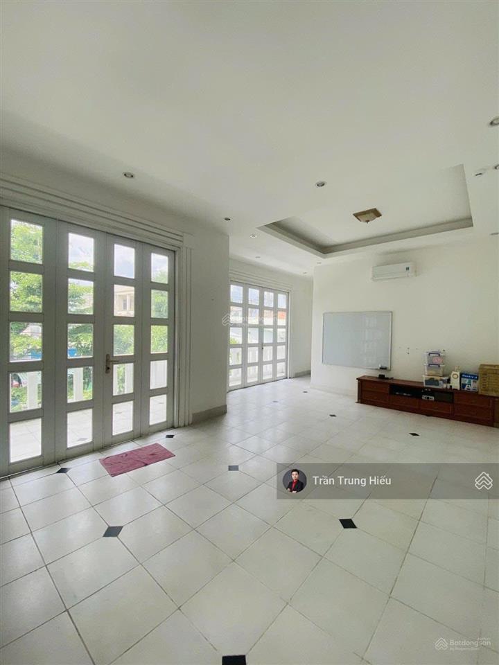 Chủ gửi bán gấp căn biệt thự sân vườn, nhà yến  1700m2 mt đường nam cao  thu nhập hơn 120tr/th