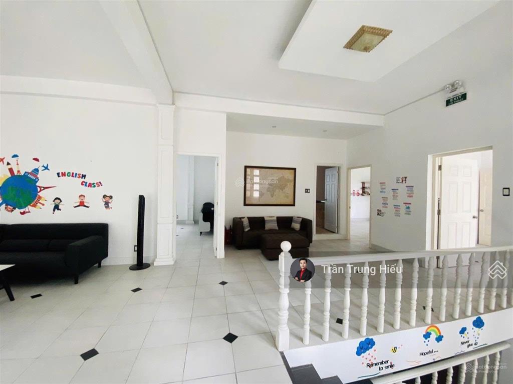Chủ gửi bán gấp căn biệt thự sân vườn, nhà yến  1700m2 mt đường nam cao  thu nhập hơn 120tr/th