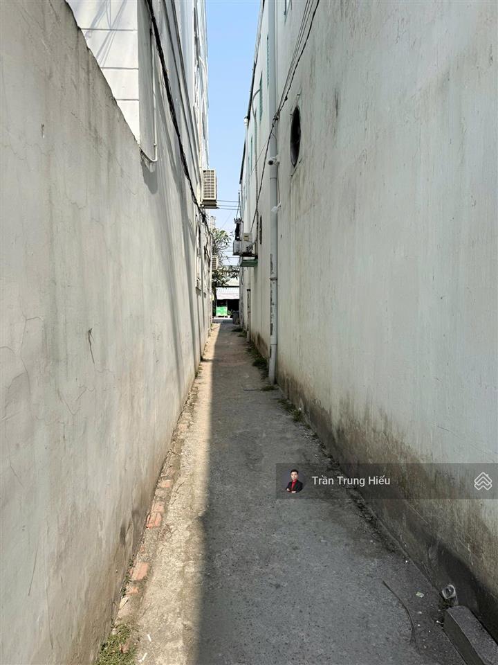 Chủ gửi bán gấp căn biệt thự sân vườn, nhà yến  1700m2 mt đường nam cao  thu nhập hơn 120tr/th