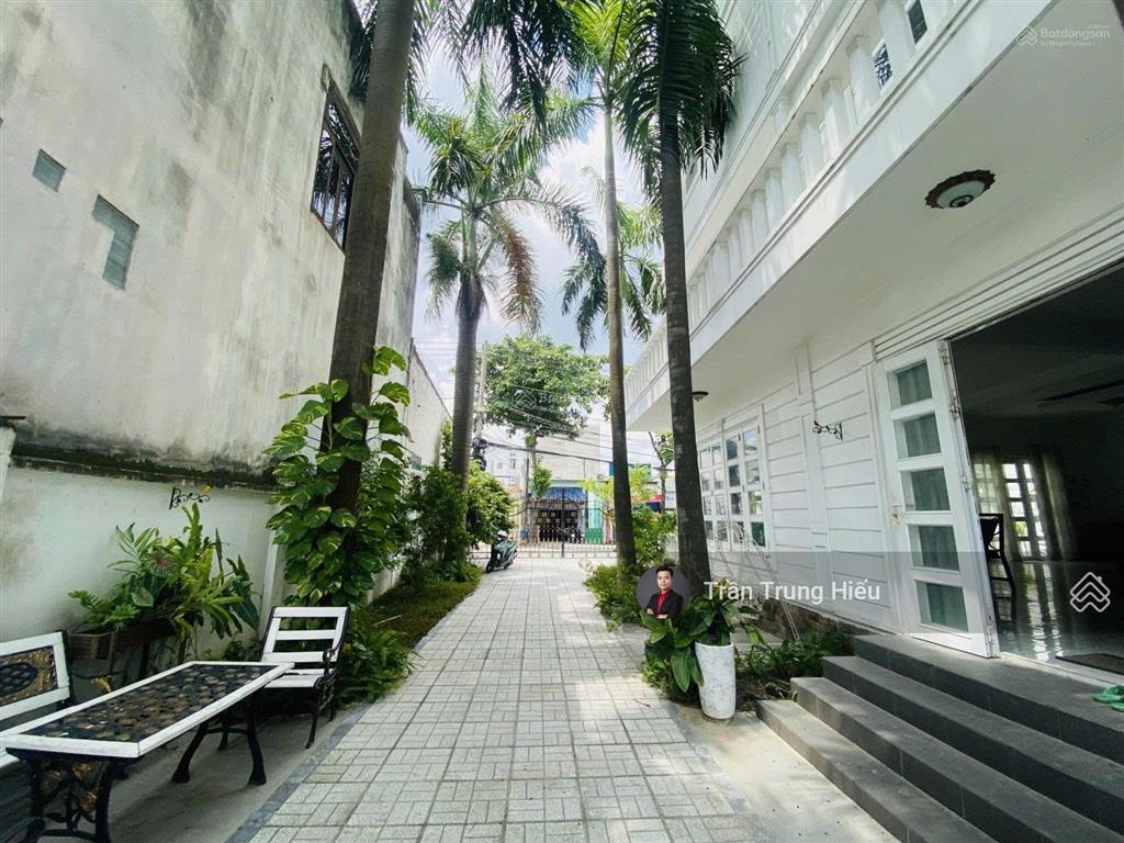 Chủ gửi bán gấp căn biệt thự sân vườn, nhà yến  1700m2 mt đường nam cao  thu nhập hơn 120tr/th