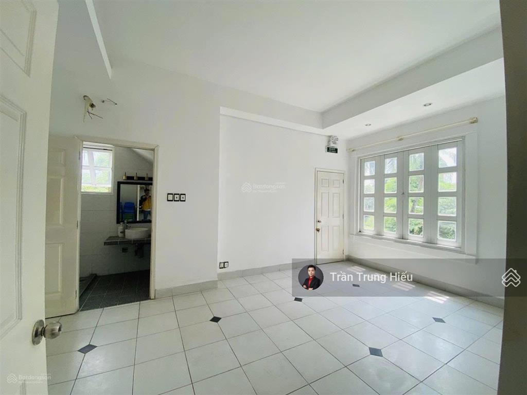 Chủ gửi bán gấp căn biệt thự sân vườn, nhà yến  1700m2 mt đường nam cao  thu nhập hơn 120tr/th