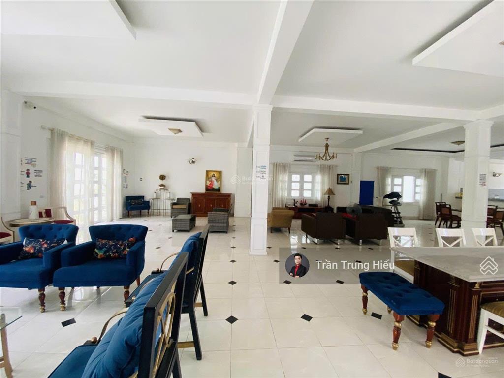 Chủ gửi bán gấp căn biệt thự sân vườn, nhà yến  1700m2 mt đường nam cao  thu nhập hơn 120tr/th