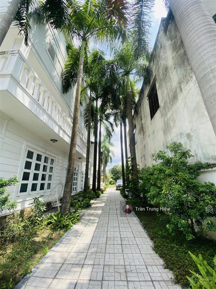 Chủ gửi bán gấp căn biệt thự sân vườn, nhà yến  1700m2 mt đường nam cao  thu nhập hơn 120tr/th